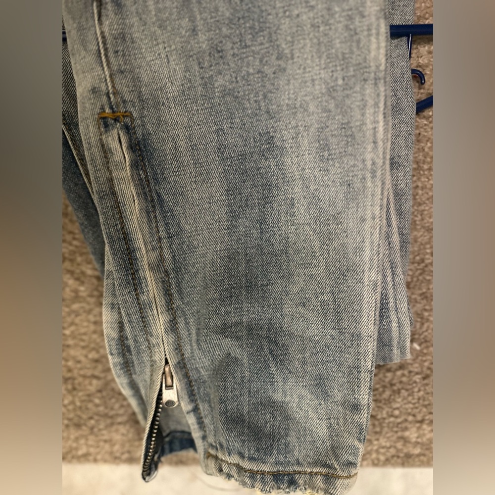 MNML Ripped Distressed - Picture 2 of 5